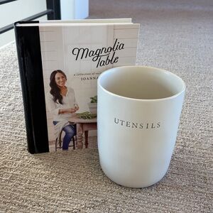 NEW CONDITION MAGNOLIA HEARTH AND HAND UTENSIL HOLDER with Magnolia Book.